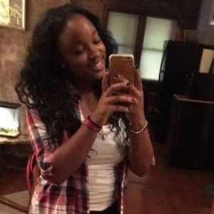 Meet your Posher, Charessa